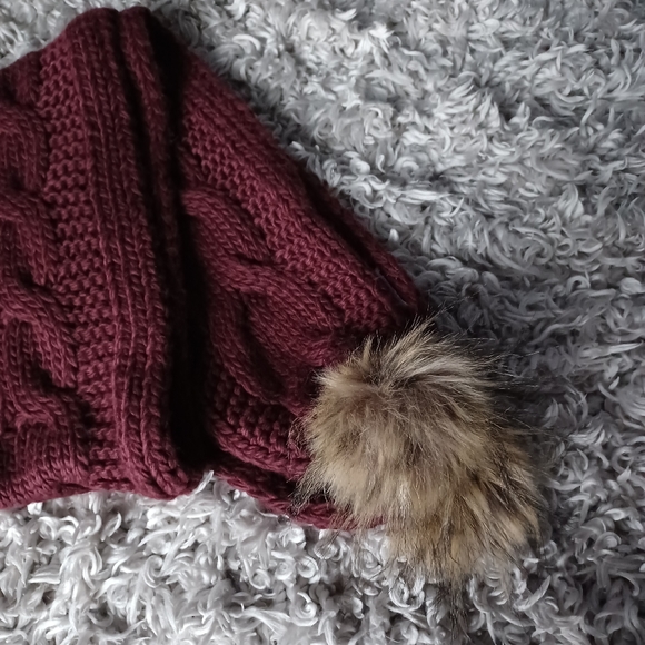 Reitman's Pom Pom Scarf - Picture 2 of 7